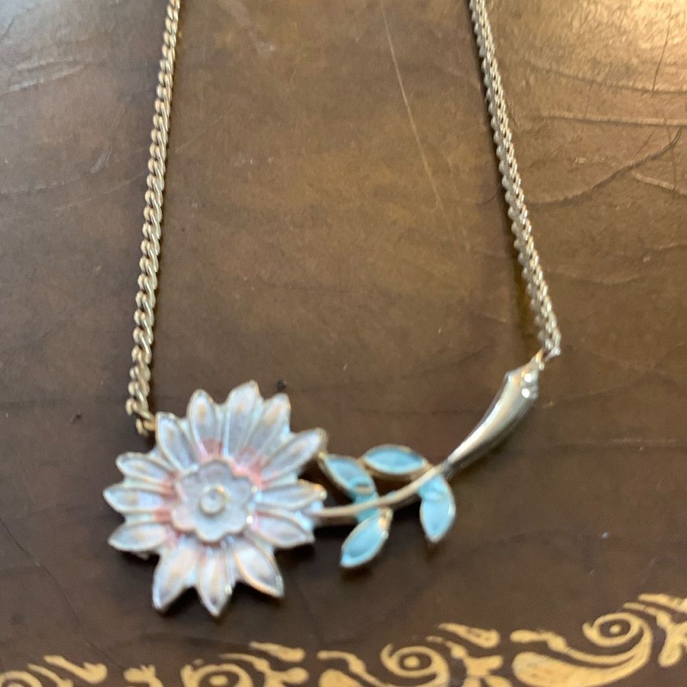 Daisy Choker Necklace